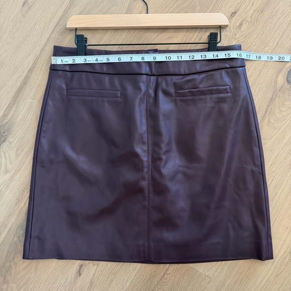 RW&CO. Women's Deep Burgundy Vegan Leather Skirt Size 10 - Picture 4 of 8